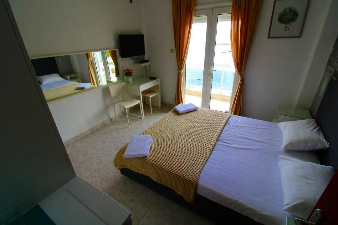 Sunset Beachfront Apartments Neos Marmaras Řecko