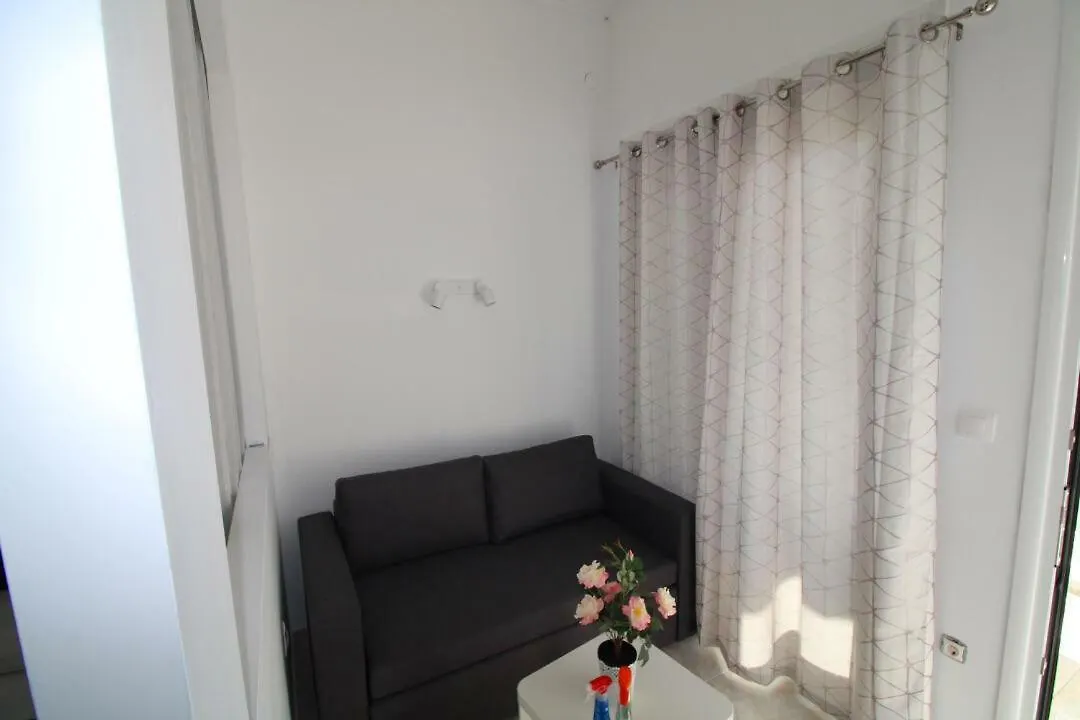 Sunset Beachfront Apartments Neos Marmaras